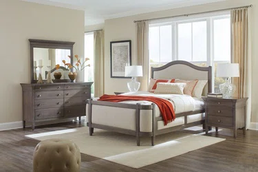 171-126-203-201-174-182-oyst_roomscene-375x250