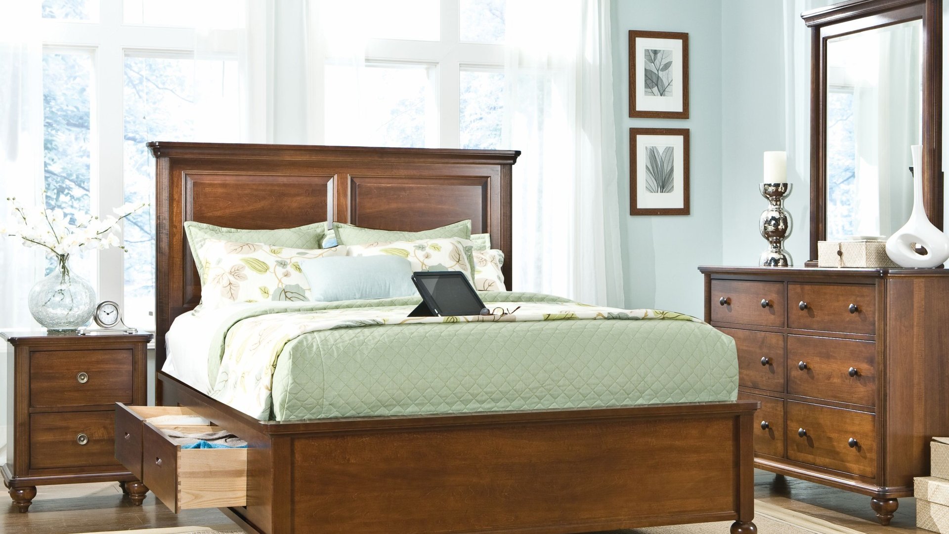 Southbrook PerfectBalance bedroom set